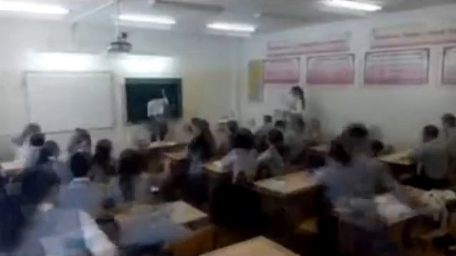 фантазия учеников, когда училка пишет что то на доске)) смотреть онлайн