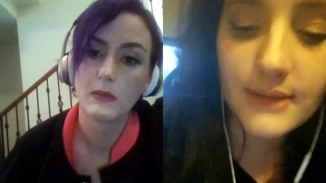 Two Different Fans React to Circles by Mac Miller смотреть онлайн