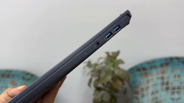 MSI Modern 14 with Core i3 11th Gen Unboxing & Review: Portable Mid-Range Laptop! смотреть онлайн