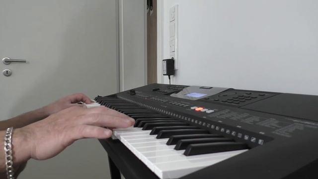 Девушка с Урала.Yamaha PSR E463 смотреть онлайн