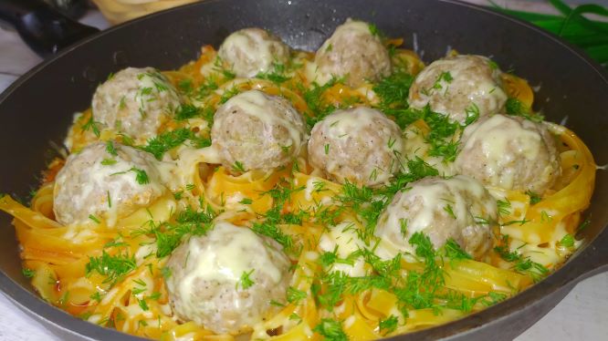 ГНЕЗДА из ФАРША на СКОВОРОДЕ! Очень вкусный ужин за 30 минут! смотреть онлайн