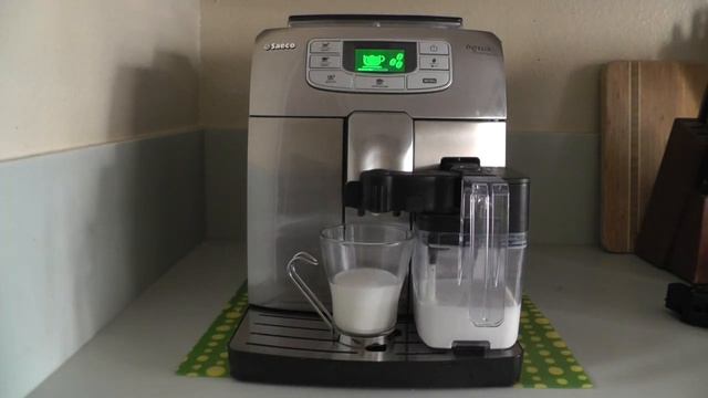 One Touch Cappuccino with Saeco Intelia смотреть онлайн