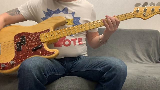 Fender precision bass 1971 USA обзор/рассказ смотреть онлайн