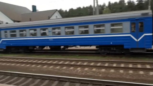 Электропоезд Эр9т-701 на о.п. Озерище / ER9T-701 EMU at Озерище stop смотреть онлайн