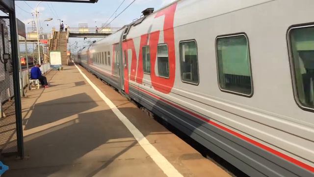 Поезд едет смотреть онлайн