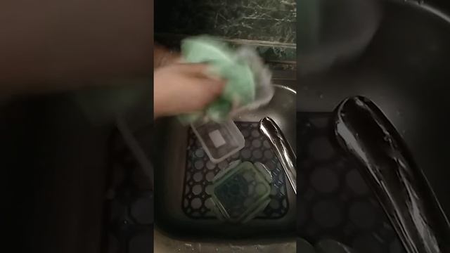 Салфетка ABSOLUTE!! Очень понравилось чистить пластиковые контейнеры!! смотреть онлайн