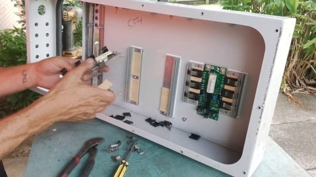 Aurora Solar Inverters Provide The Goods. смотреть онлайн