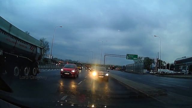 Kolizja Warszawa Ul.Puławska смотреть онлайн