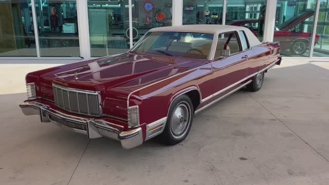 1975 Lincoln Continental смотреть онлайн