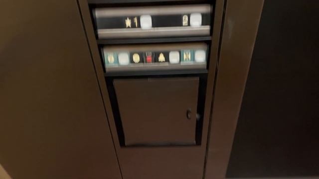 iPhone 13 Pro Max: Dover Impulse Hydraulic Elevator/Lift @ Oracle Office Plaza Tucson-Oro Valley AZ смотреть онлайн