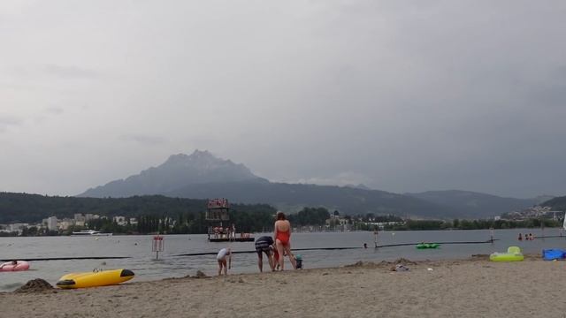 ВЛОГ/ ? СДЕЛАЛИ ВСЕМ ПРИВИВКУ / ⛈ПОПАЛИ В ГРОЗУ 20.06.21 смотреть онлайн