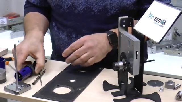 Устройства (кондукторы) для установки врезных броненакладок на дверь смотреть онлайн