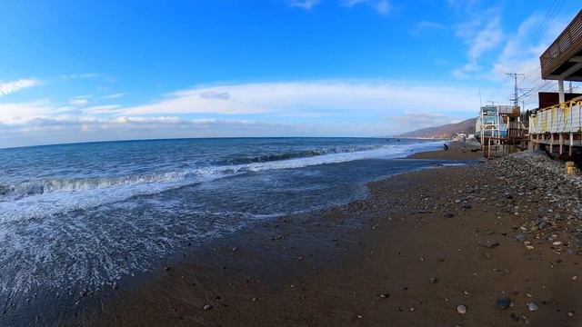 "Пляж "Морская звезда" 13.01.2022. Коротенько! ?ЛАЗАРЕВСКОЕ СЕГОДНЯ?СОЧИ. смотреть онлайн