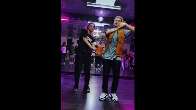 Mot & JONY - Лилии (dance town UA21) смотреть онлайн