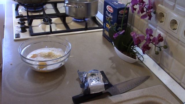 ОЧЕНЬ ВКУСНАЯ ПАСТА С БЕКОНОМ И ЯЙЦАМИ В СЛИВКАХ смотреть онлайн