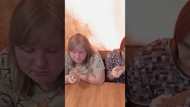 Пробуем паштет из медведя смотреть онлайн