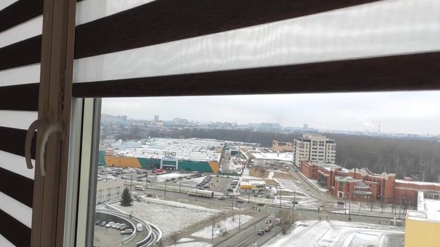 Рулонные шторы день ночь на пластиковые окна, ткань Стоун коричневый, от компании SVIL