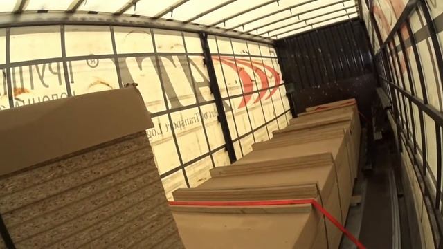Как грузить полуприцеп 16,5 метров ДСП 10 ТОНН на седло 7,2 смотреть онлайн