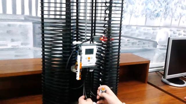 Робот "Вертикальный транспортер" из Lego Mindstorms NXT смотреть онлайн