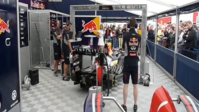 Гимн СССР в исполнении RB7 (F1-2011) смотреть онлайн