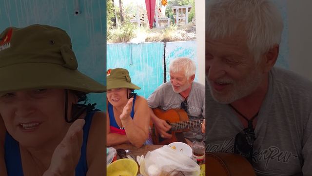 Есть газеты семечки калёные...