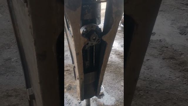 Гидромолот заправка, замена мембраны, работа Гидромолота.