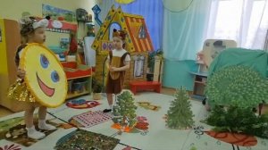 Театрализованное представление "Колобок колючий бок" средняя группа "Ягодка".