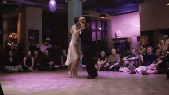 Laura Borromeo Y Gennaro Esposito - La Mulateada milonga de Carlos Di Sarli - Latidos 4 of 4 смотреть онлайн