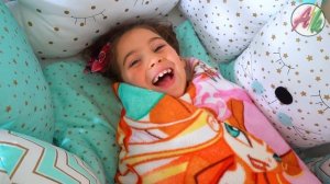 Аня хочет быть маленькой