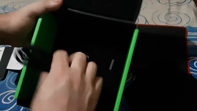 Unboxing - Microfone Razer Seiren X смотреть онлайн