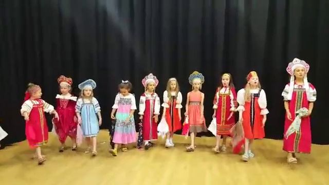 МЫ МАТРЕШКИ , ВОТ ТАКИЕ КРОШКИ... Children's song We are matryoshka смотреть онлайн