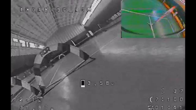 Тренировка в ангаре, удалось полетать с топовым пилотом Salie1 смотреть онлайн