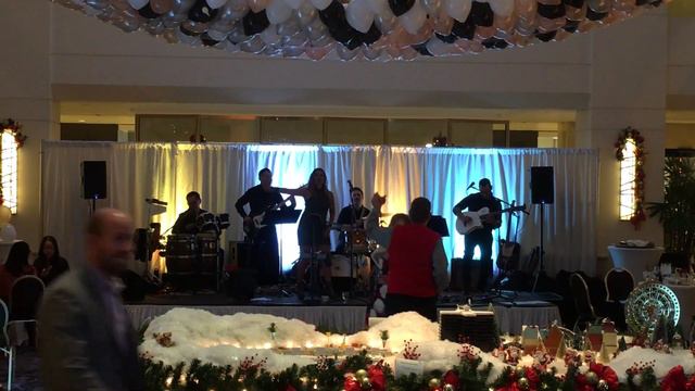 ROGER ESPINOZA & 'CAFE FUEGO" New Years EVE 2018 LAX HILTON смотреть онлайн