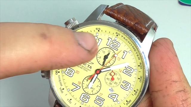 Хронограф в часах для левши