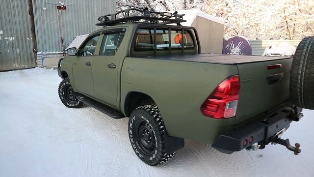 Пикап Toyota Hilux Охотник. Оптимальный грузовик для охотхозяйств. Покраска LineX, обвес, лебедка.. смотреть онлайн