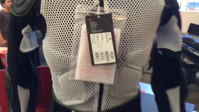 Сан Франциско. Мотоцикл. Магазин "Dainese" смотреть онлайн