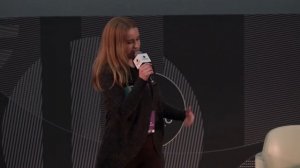 Успешное выступление на публике: Нина Зверева