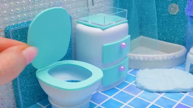 Building A Magical Mini Apartment For Queen Elsa ❄️