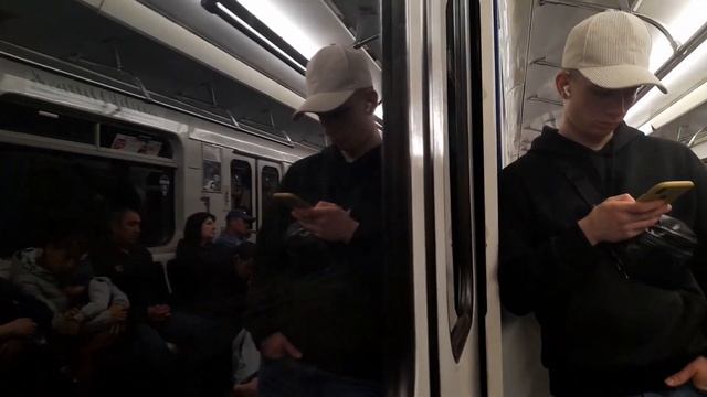 Московско - Петроградская (2 линия) Парнас - Купчино смотреть онлайн