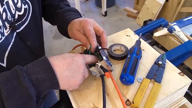 Router Table With Lift In Table Saw Wing смотреть онлайн