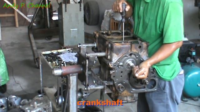 KOMATSU 3D84-1GA engine repair смотреть онлайн