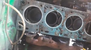 Немного гаражных будней. Ремонтирую Москвич. Замена прокладки ГБЦ.