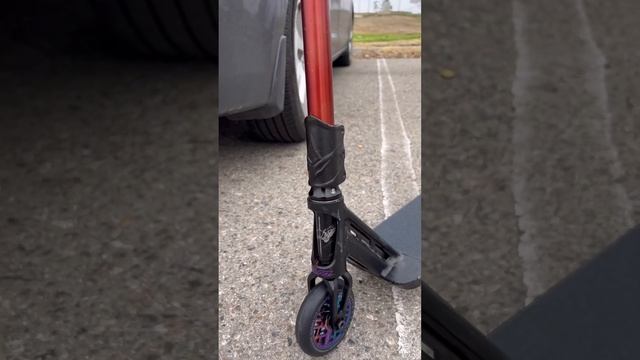 Scootering: PARK VS. STREET #scooter #scootering #skatepark смотреть онлайн