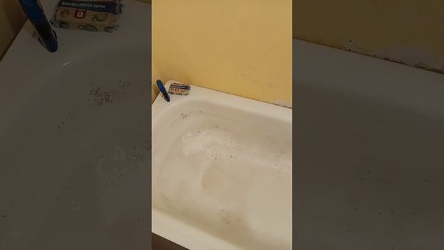 Как отмыть ванную после того когда замочили белье? смотреть онлайн