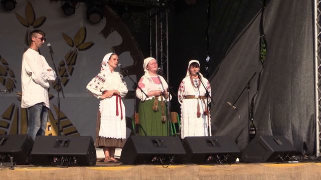 Бабський козачок "Ой летіли орли, йа вгору летючи" смотреть онлайн