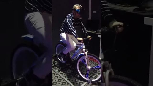 Аттракцион "3D ВЕЛОСИПЕД"- спортивный тренажер дополненной виртуальной реальности смотреть онлайн