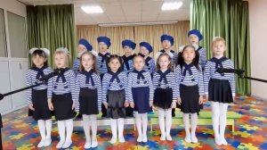 Песня «Принимаю я парад!» Слова и музыка Юрий Кудинов Исполняет вокальный ансамбль  Радуга