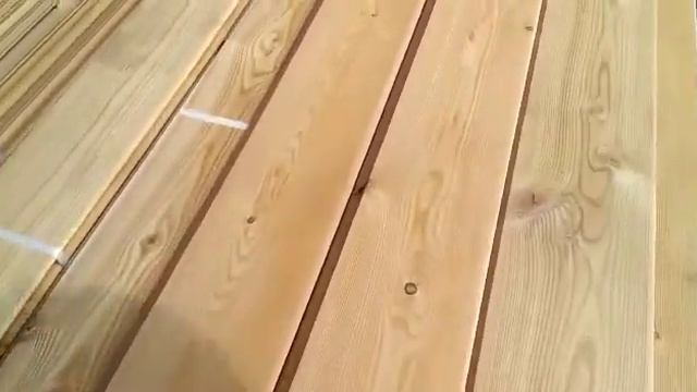 Планкен скошенный. Лиственница, сорт "АВ" Размер 20х140х5м х 6м смотреть онлайн