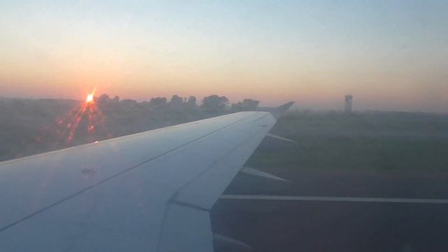 Landing in Rom-Fiumicino airport смотреть онлайн