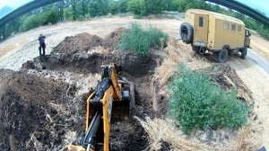 JCB 3CX Расход топлива и моточасы 2й. день.  { JCB 3CX. Fuel consumption and engine hours.}